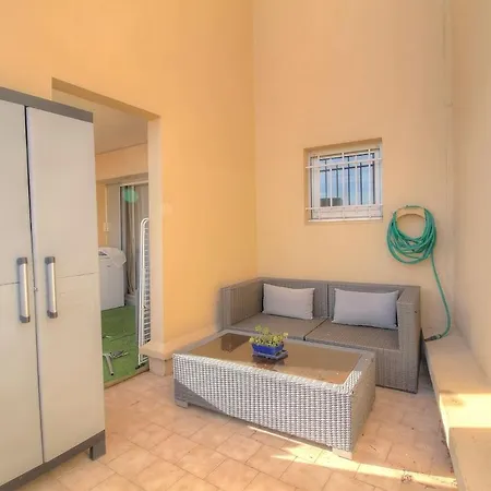 Cosy 2 Pieces Dans Avec Piscine Apartment