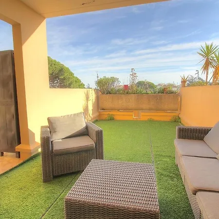 Cosy 2 Pieces Dans Avec Piscine