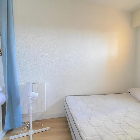 公寓 Cosy 2 Pieces Dans Avec Piscine 昂蒂布